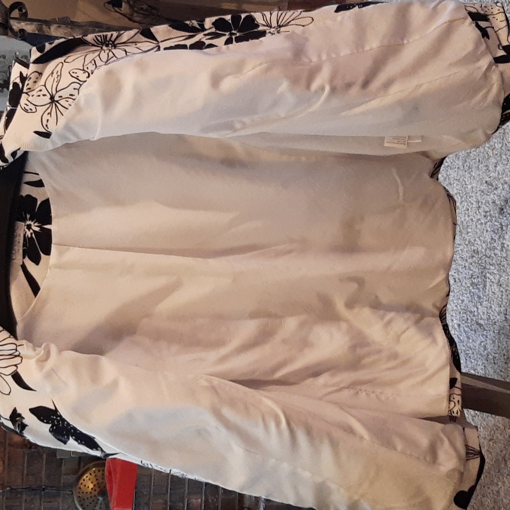 Versatile Black & White Jacket - image 7